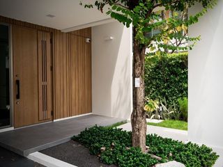 For rent 3 Beds condo in Saphan Sung, Bangkok