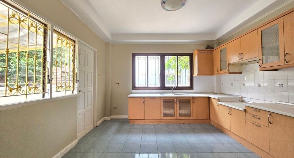 For sale 3 bed house in Mueang Chachoengsao, Chachoengsao