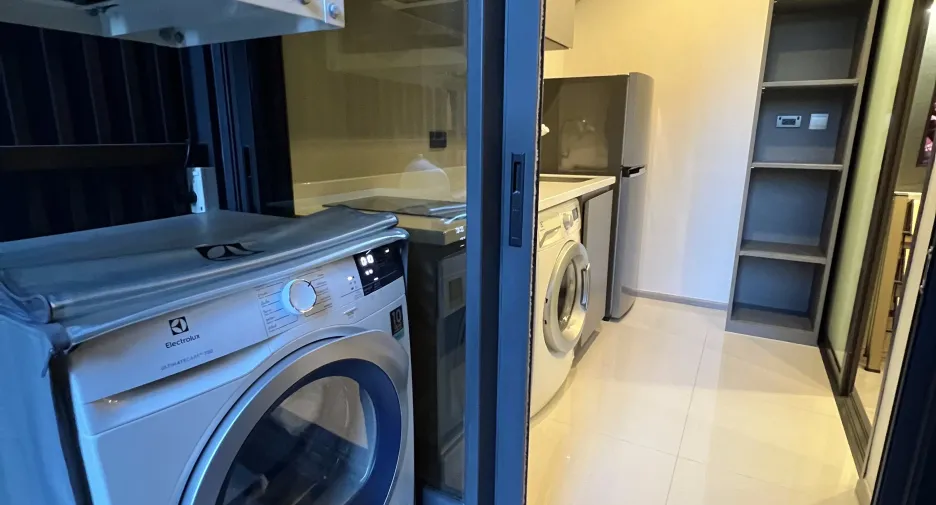 For sale 1 bed condo in Huai Khwang, Bangkok