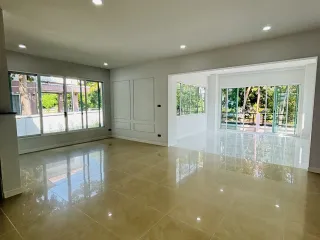 For sale 5 bed house in Mueang Samut Sakhon, Samut Sakhon