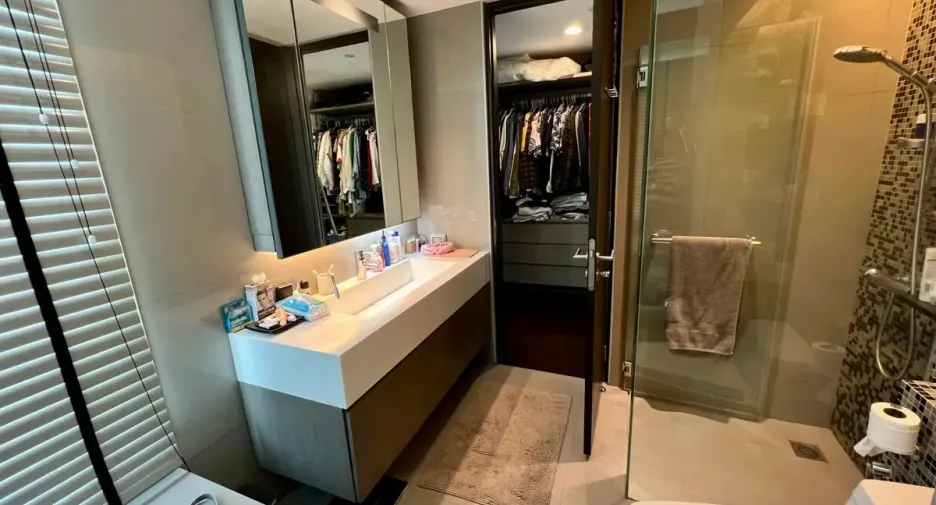 For sale 3 bedrooms condo in Khlong San, Bangkok
