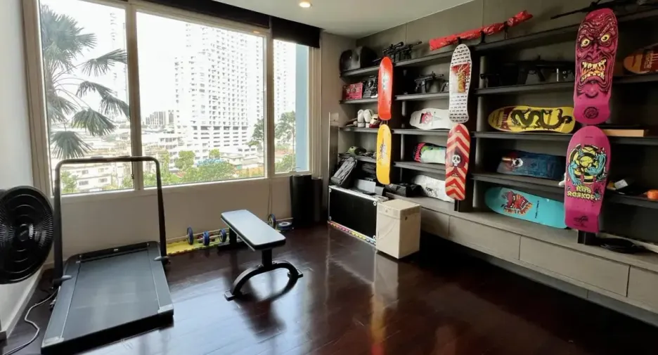 For sale 3 bedrooms condo in Khlong San, Bangkok