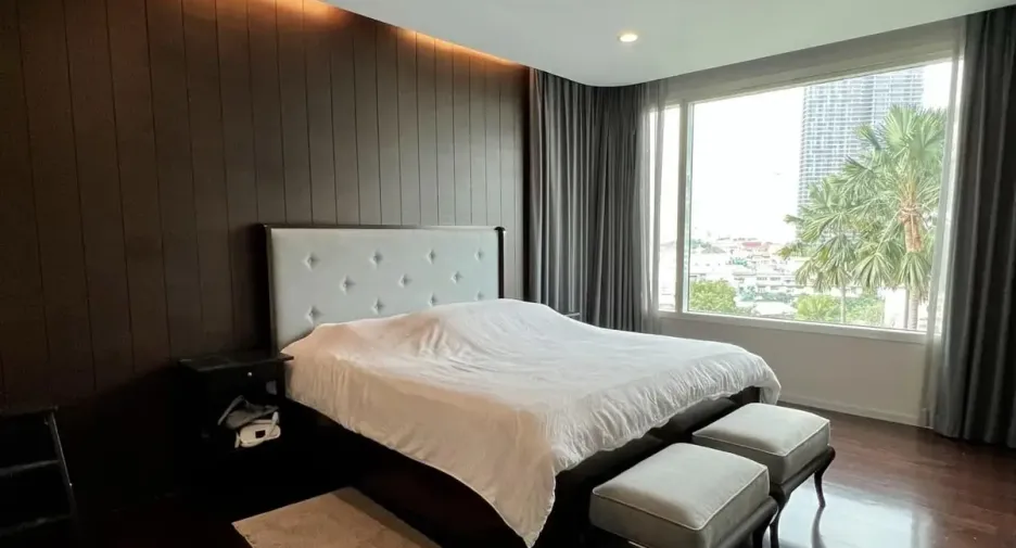For sale 3 bedrooms condo in Khlong San, Bangkok
