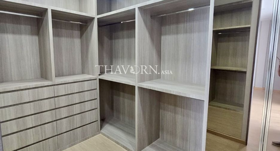 For sale 5 bedrooms house in Sattahip, Chonburi