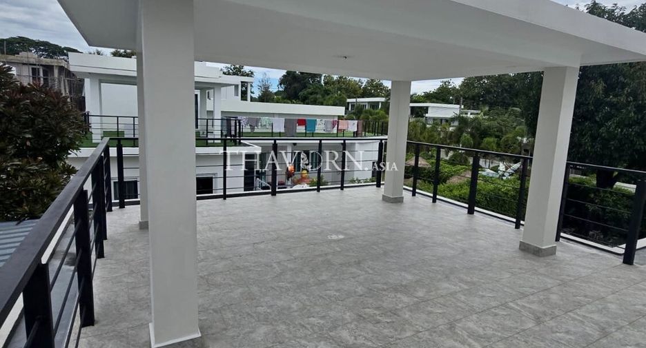 For sale 5 bedrooms house in Sattahip, Chonburi