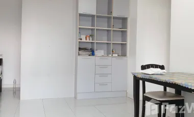 For sale 2 bed condo in Huai Khwang, Bangkok