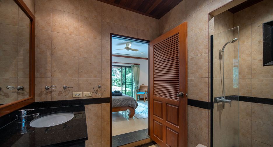 For sale 4 bed villa in Mueang Phuket, Phuket