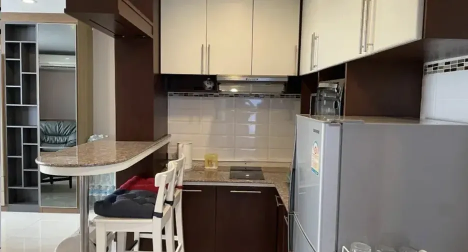 For rent 2 bed condo in Huai Khwang, Bangkok