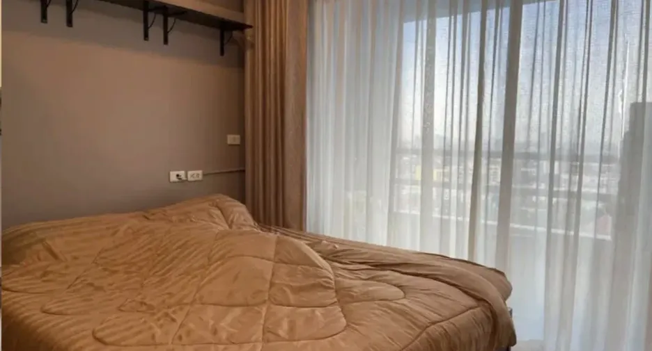 For rent 2 bed condo in Huai Khwang, Bangkok