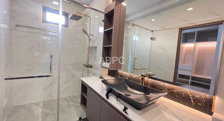 For sale 3 bedrooms house in Bang Lamung, Chonburi
