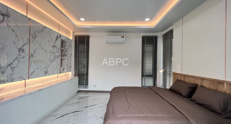 For sale 3 bedrooms house in Bang Lamung, Chonburi