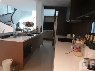 For rent 3 bed condo in Yan Nawa, Bangkok