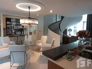 For rent 3 bed condo in Yan Nawa, Bangkok
