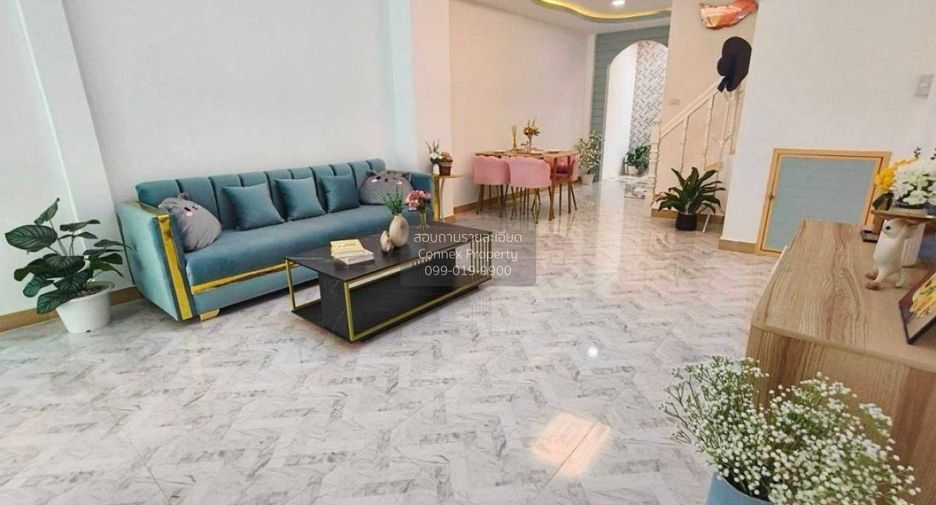 For sale 2 bedrooms townhouse in Khlong Sam Wa, Bangkok