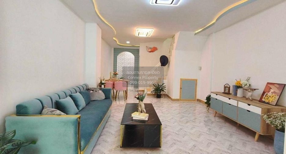 For sale 2 bedrooms townhouse in Khlong Sam Wa, Bangkok