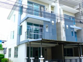 For sale 3 bed townhouse in Thung Khru, Bangkok