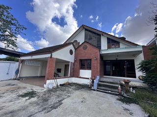 For sale 4 Beds house in Huai Khwang, Bangkok