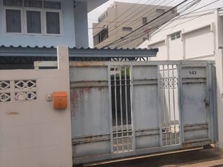 For sale 3 Beds house in Huai Khwang, Bangkok