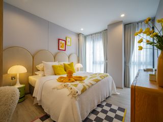 For sale 2 bed condo in Huai Khwang, Bangkok