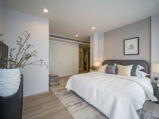 For sale 3 bed condo in Huai Khwang, Bangkok