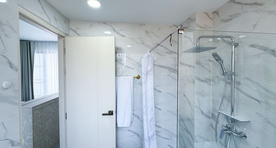 For sale 3 bed townhouse in Thalang, Phuket