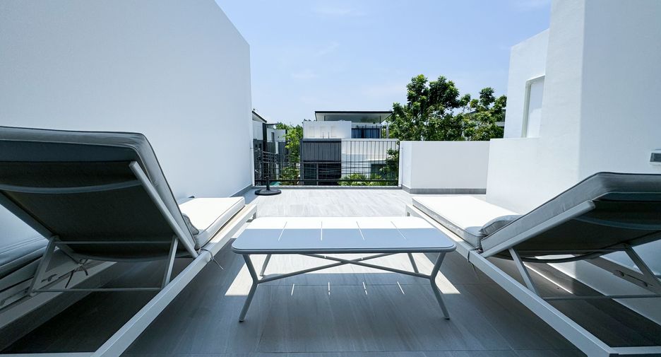For sale 3 bed townhouse in Thalang, Phuket