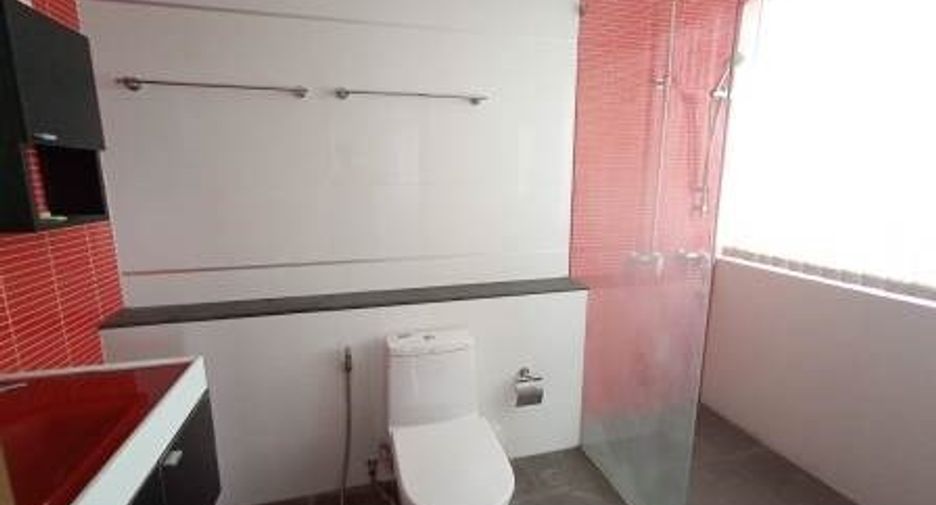 For rent 3 bedrooms condo in Watthana, Bangkok
