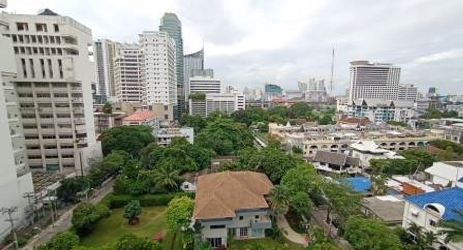 For rent 3 bedrooms condo in Watthana, Bangkok