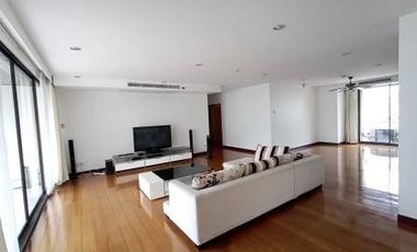 For rent 3 bed condo in Watthana, Bangkok