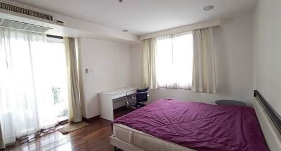 For rent 3 bedrooms condo in Watthana, Bangkok