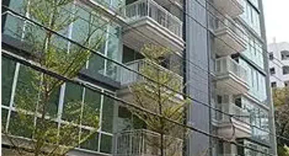 For rent and for sale 2 bedrooms condo in Khlong Toei, Bangkok