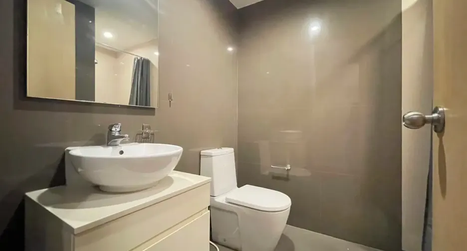 For rent and for sale 2 bedrooms condo in Khlong Toei, Bangkok