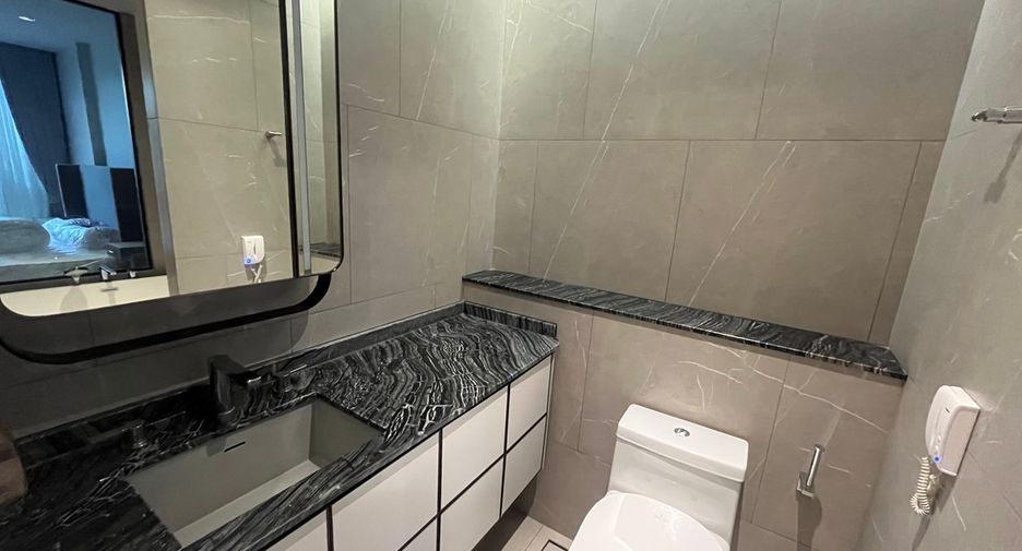 For sale 1 bed condo in Watthana, Bangkok