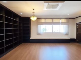 For sale office in Phra Khanong, Bangkok