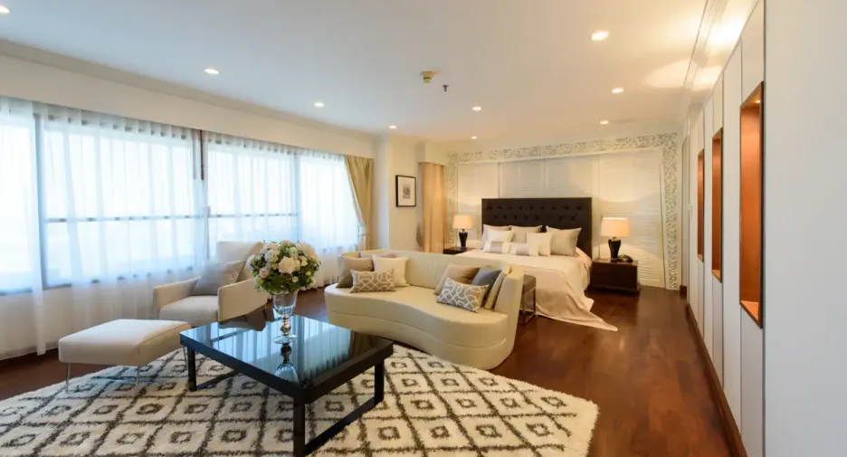 For rent 4 bedrooms condo in Khlong Toei, Bangkok
