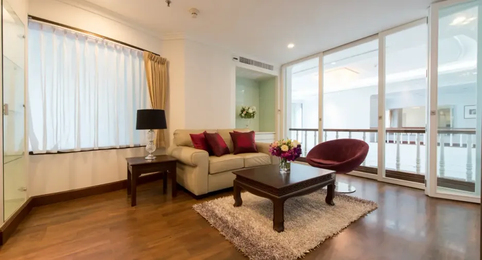 For rent 4 bedrooms condo in Khlong Toei, Bangkok