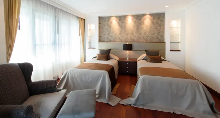 For rent 4 bedrooms condo in Khlong Toei, Bangkok