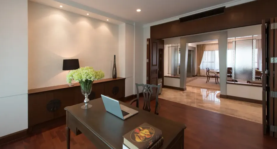 For rent 4 bedrooms condo in Khlong Toei, Bangkok