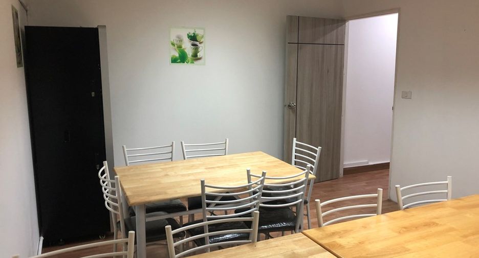 For rent and for sale retail Space in Watthana, Bangkok