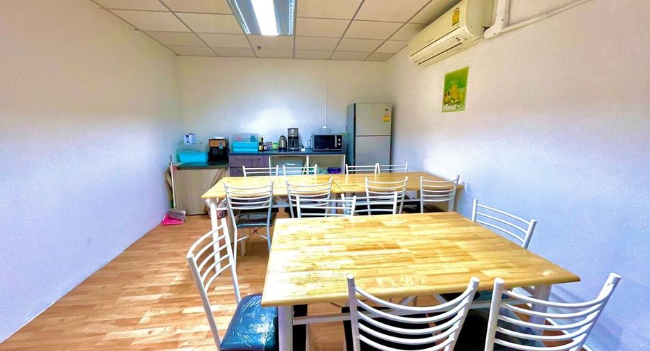 For rent and for sale retail Space in Watthana, Bangkok