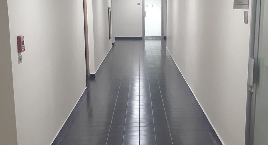 For rent and for sale retail Space in Watthana, Bangkok