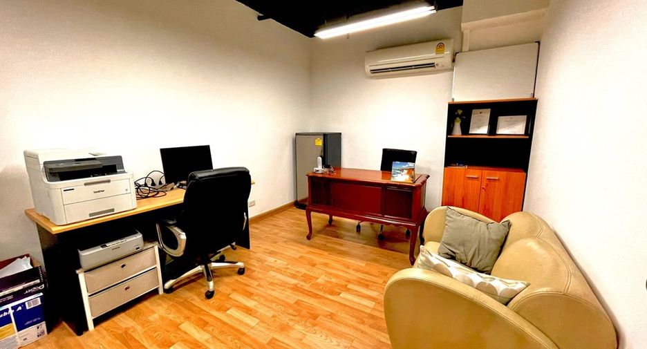 For rent and for sale retail Space in Watthana, Bangkok
