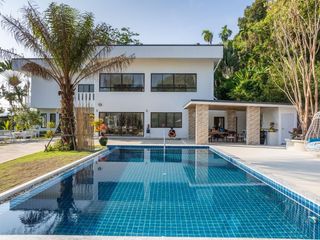For rent 4 bed villa in Mueang Phuket, Phuket