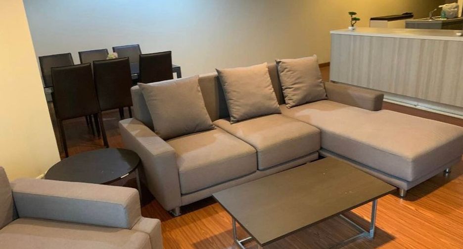 For rent 2 bed condo in Huai Khwang, Bangkok