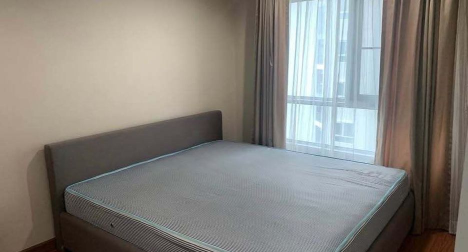 For rent 2 bed condo in Huai Khwang, Bangkok