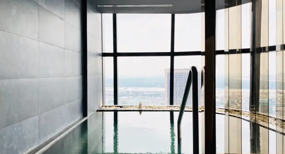 For rent and for sale 1 bed condo in Khlong Toei, Bangkok