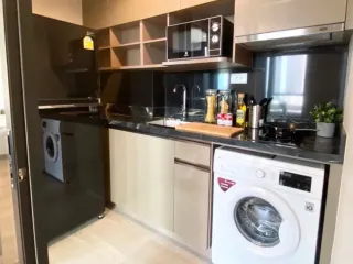À louer et à vendre 1 chambre condo à Khlong Toei, Bangkok