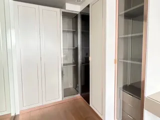 À louer et à vendre 1 chambre condo à Khlong Toei, Bangkok