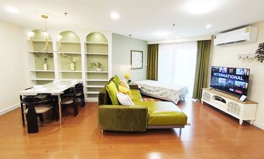 For sale 2 Beds condo in Huai Khwang, Bangkok
