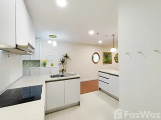 For sale 2 Beds condo in Huai Khwang, Bangkok